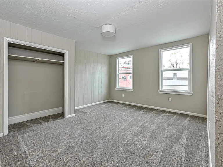 15 1/2 Sherman St — Photo 17