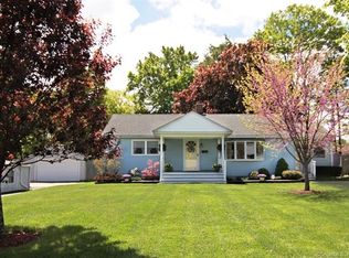 40 Mohawk Ln, Wethersfield, CT 06109