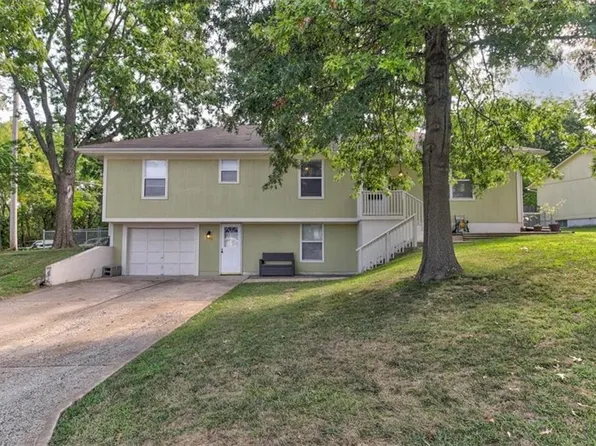 606 Birch St, Peculiar, MO 64078