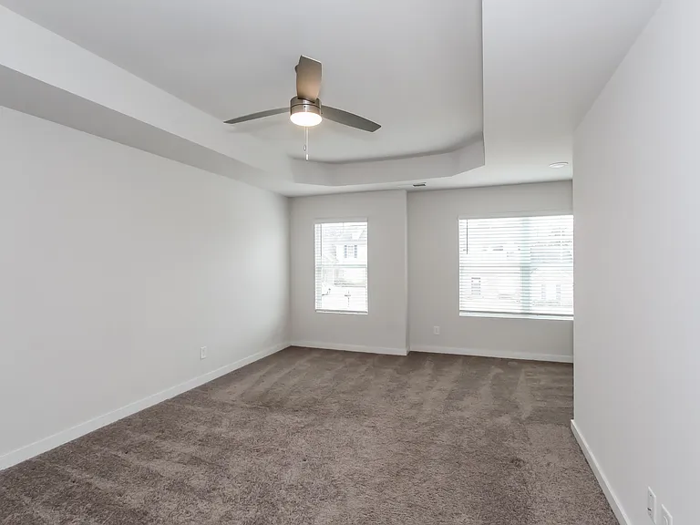 504 The Heights Ln — Photo 13
