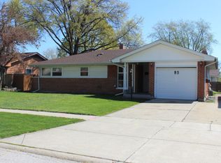 85 Forest Ln, Elk Grove Village, IL 60007