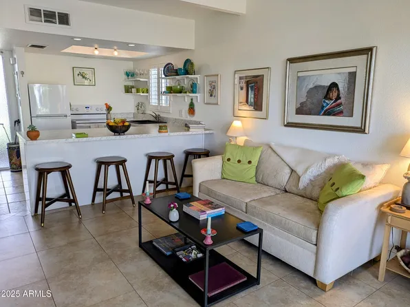 16819 E GUNSIGHT Drive #A6, Fountain Hills, AZ 85268