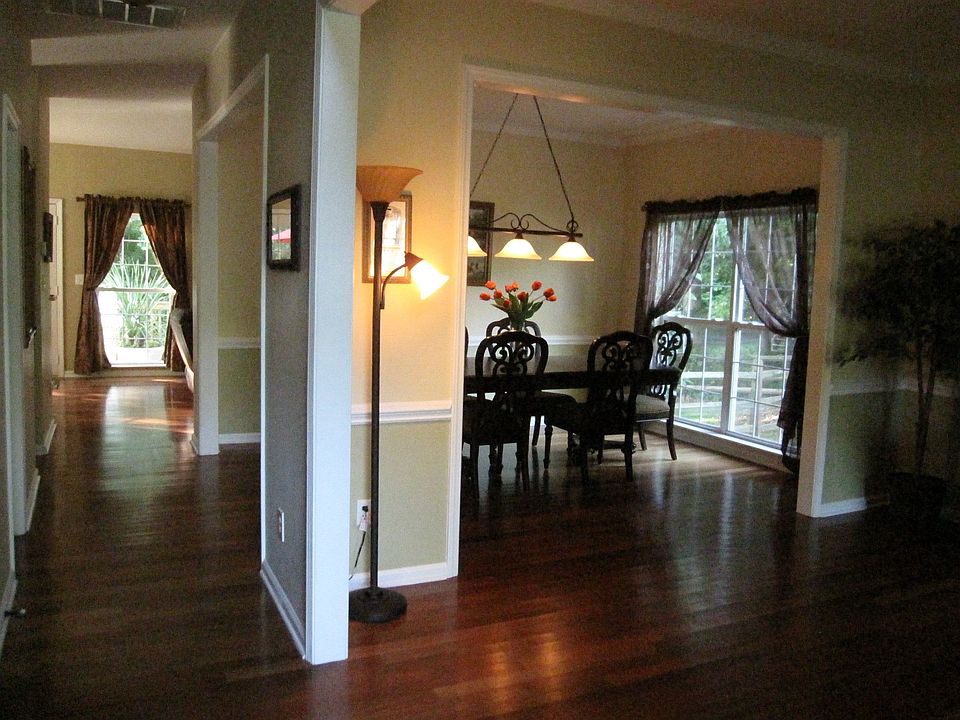 1st image of 144 Castleton Dr