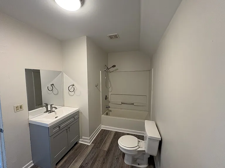 744 Oakland Ave SW — Photo 5