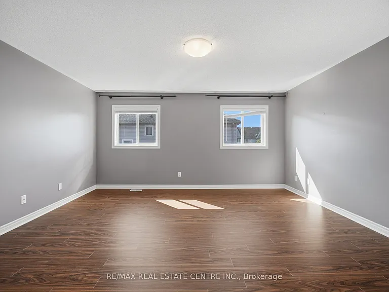 366 Hobbs Cres — Photo 26