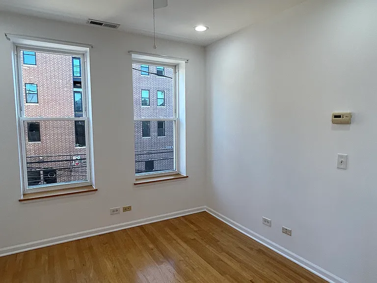 1731 W 17th St #8 — Photo 6
