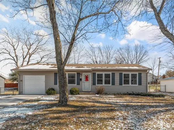 520 S Alta Ln, Olathe, KS 66061