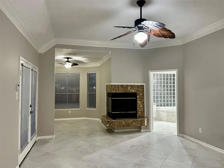 16807 Laguna Springs Dr — Photo 29