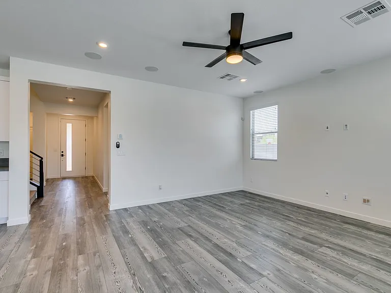 6915 Fordham Creek St — Photo 11