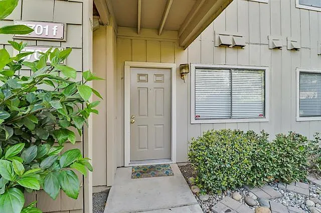 1 bed, 690 sqft, $2,690 — Photo 4