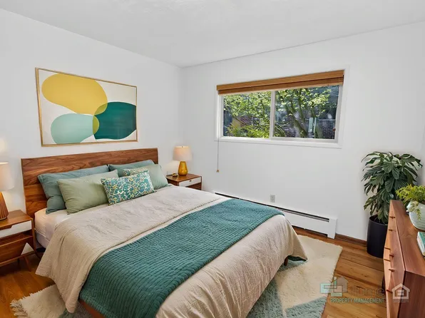 908 SW Gaines St APT 31, Portland, OR 97239