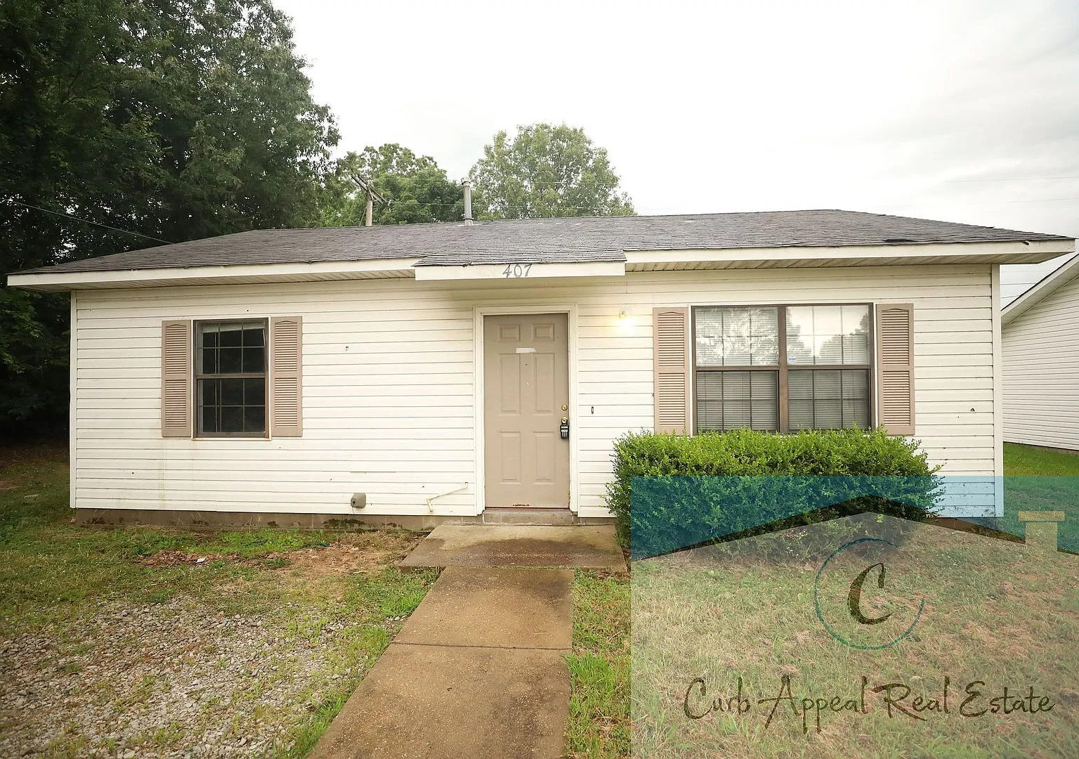 2 bed / 1 bath house - Bono — Photo 1