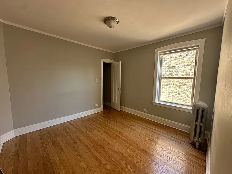 2339 W Rosemont Ave #3 — Photo 3