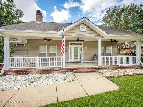 9227 Nancy Dr, Biloxi, MS 39532