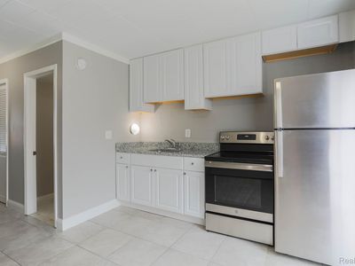 99 Floral Ave, Mount Clemens, MI, 48043