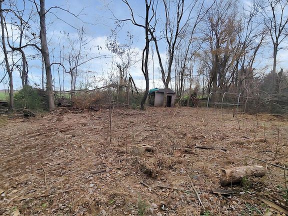 3rd image of 60 Carter Ln