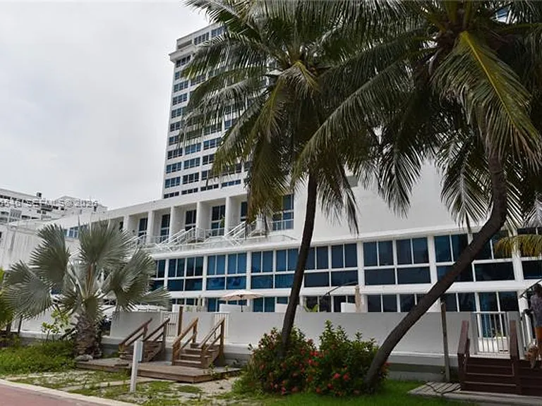 5555 Collins Avenue Cu #8K — Photo 39