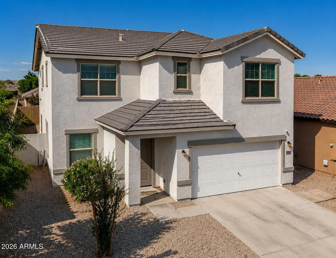5 bed, 4.5 bath, 3200 sqft, $2,700 — Photo 1