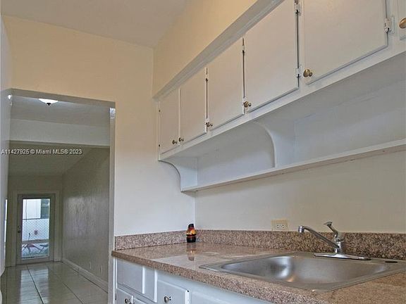 4th image of 6944 Byron Ave APT 5
