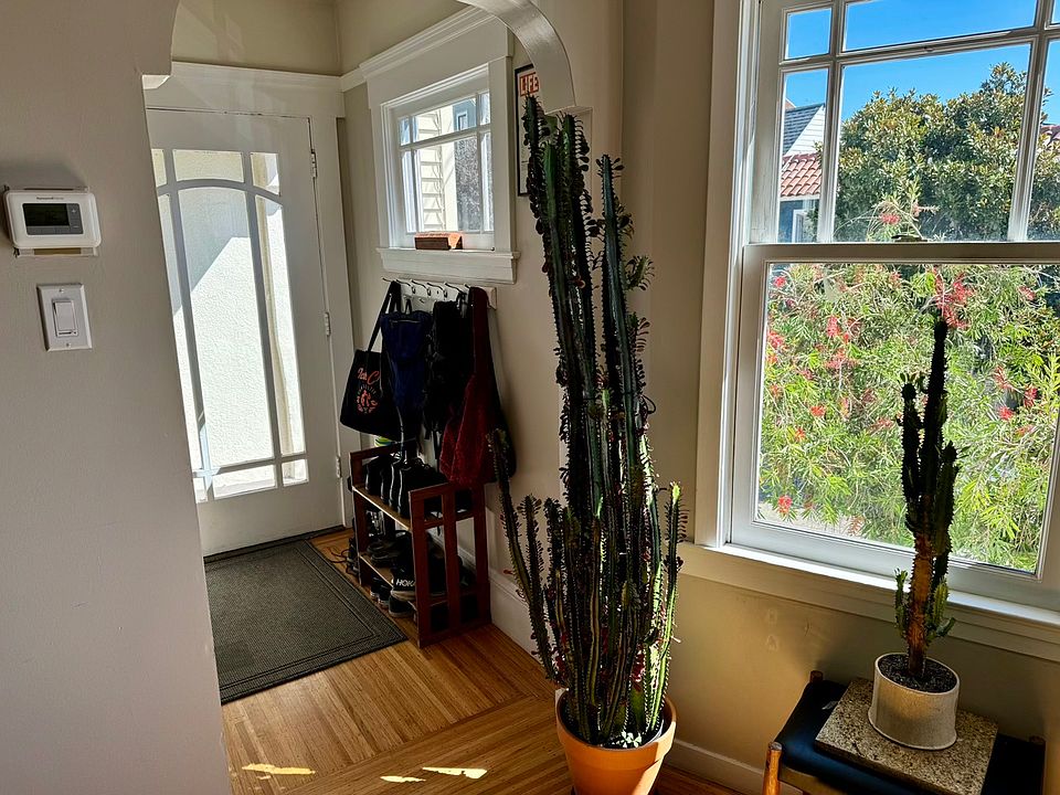 1st image of 444 Prentiss St