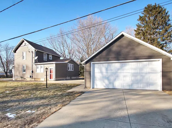 311 S Market St, Washington, IL 61571