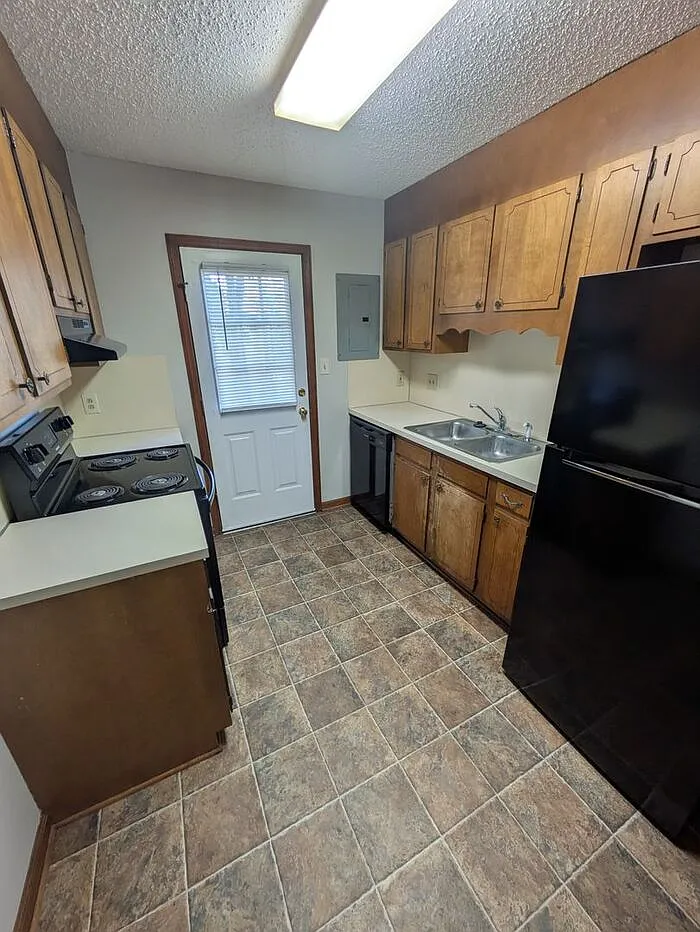 1 bed, 1.0 bath, $795 — Photo 4