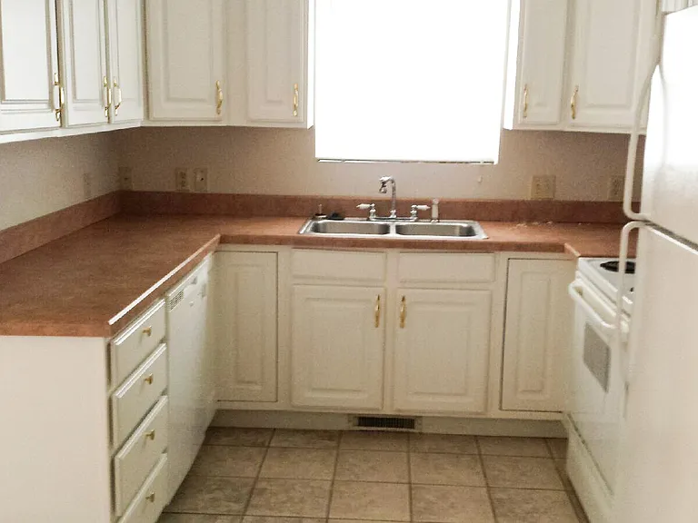 8066 Alexandra Ln — Photo 2
