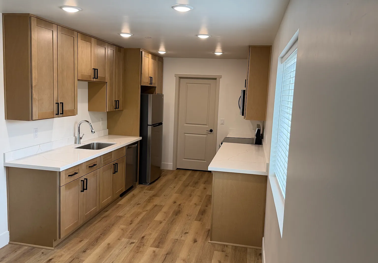 201 W Center St — Photo 3