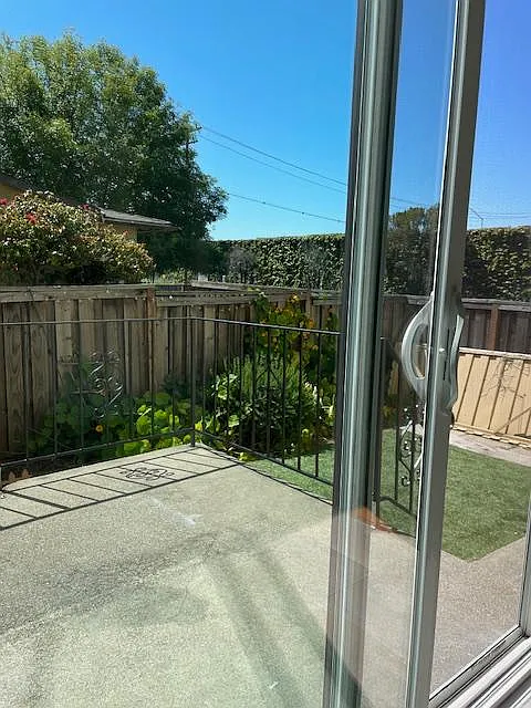 2 bed, 950 sqft, $2,950 — Photo 2