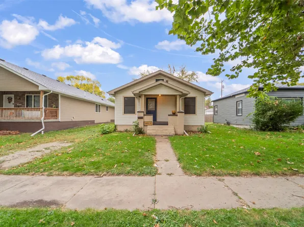 1812 Evelyn St, Perry, IA 50220