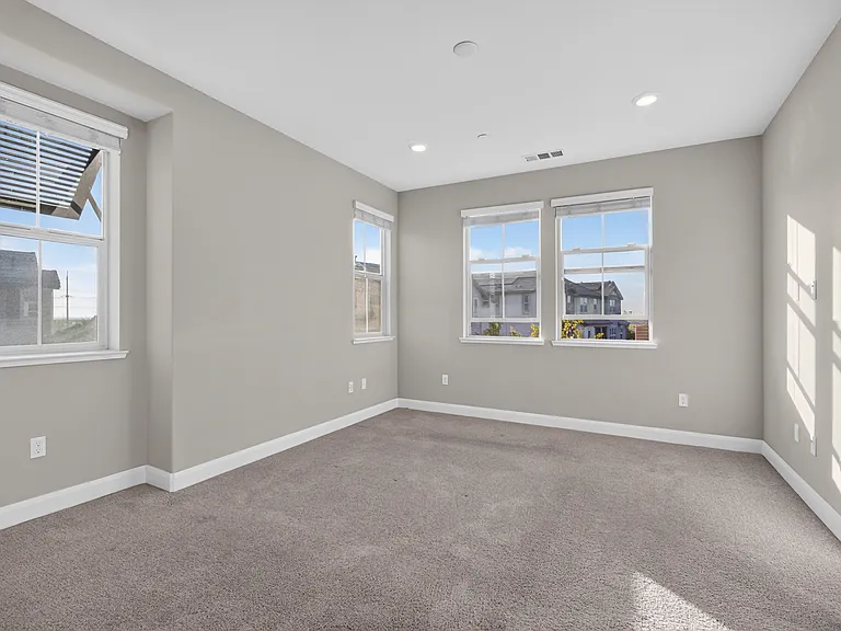 1606 Hidden Creek Ln — Photo 25