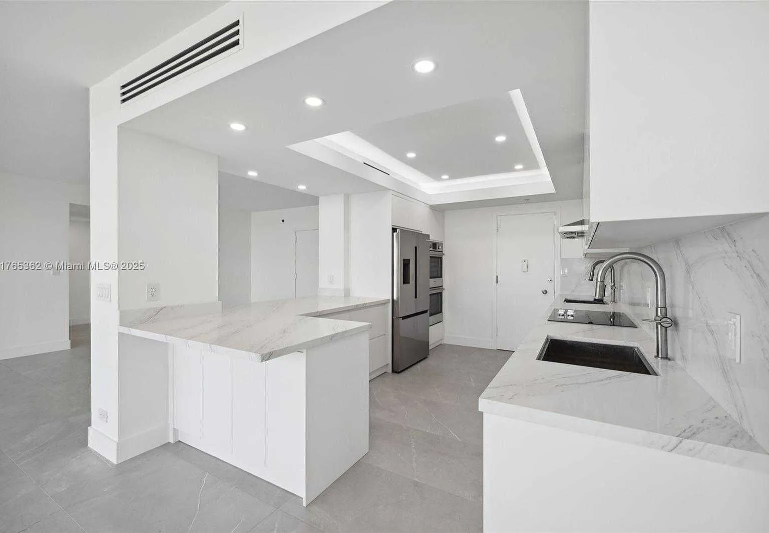 3 bed, $6,750 — Photo 4