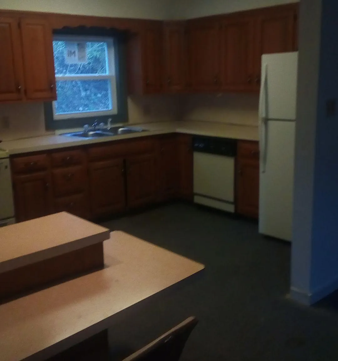 3 bed, 1167 sqft, $950 — Photo 2