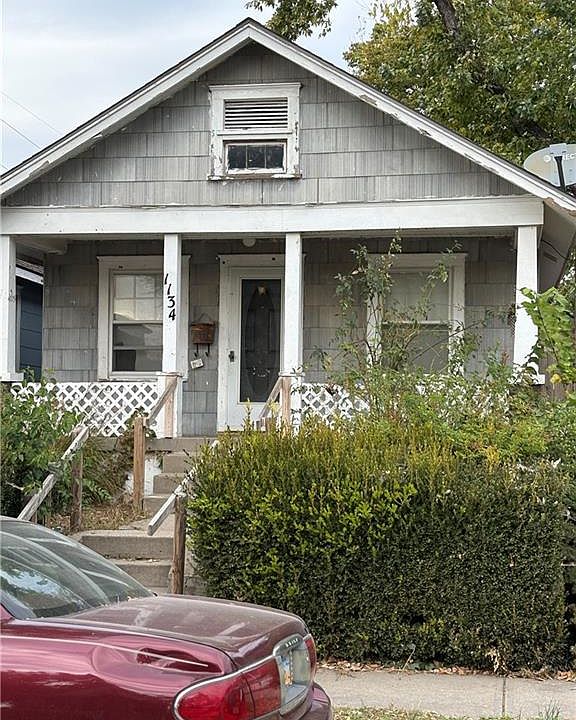 1st image of 1134 Hasbrook Ave