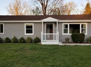 9714 Gallek Rd, Fox River Grove, IL 60021