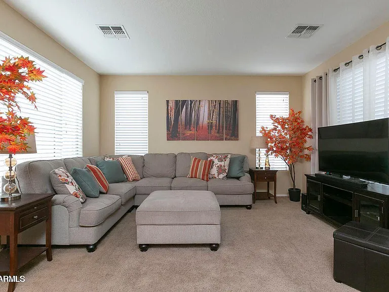 2023 W Shackleton Dr — Photo 2