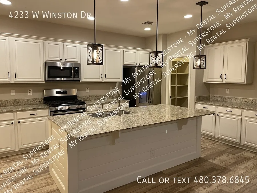 4 bed, 2.5 bath, 2833 sqft, $2,700 — Photo 4