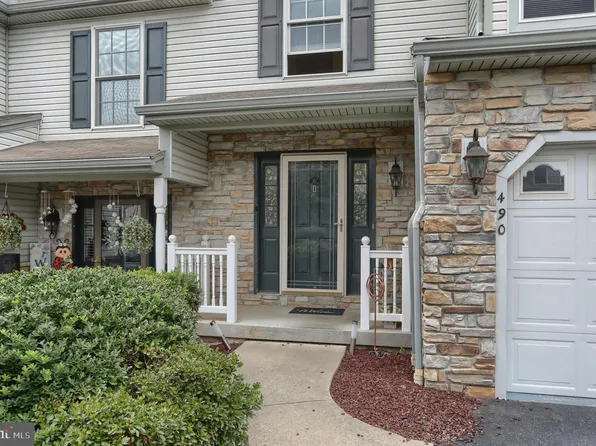 490 Sunday Dr, Harrisburg, PA 17111