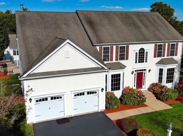 138 Amberville Rd, North Andover, MA 01845