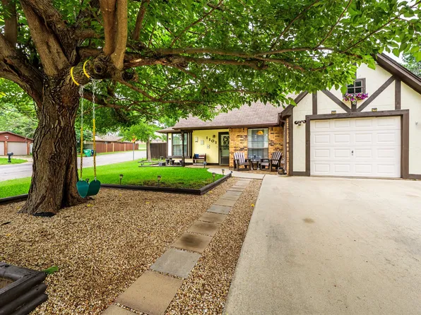1101 Pin Oak Dr, Denton, TX 76209