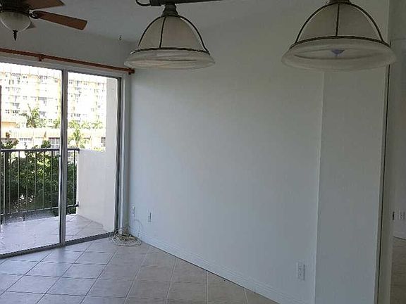 5th image of 801 S Federal Hwy APT 519