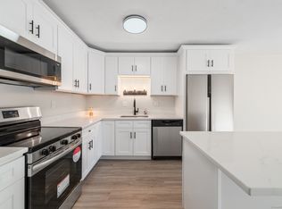 300 Meadowside Rd APT 310, Milford, CT 06460