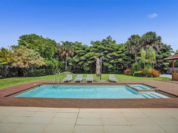 2131 NE 202nd St, Miami, FL 33179