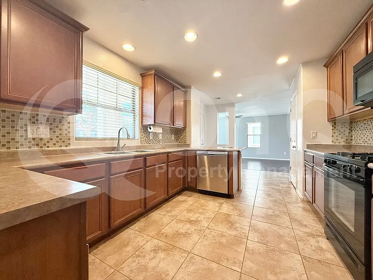 1911 S Tucana Ln — Photo 6