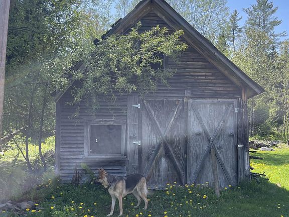 4th image of 1417 Main Street