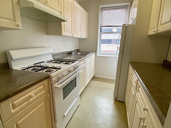 3rd image of 4 Barker Ave #2H