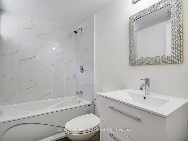 293 Labrador Dr #B — Photo 7