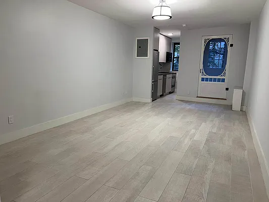 Rented by Five Town Global Realty | media 19