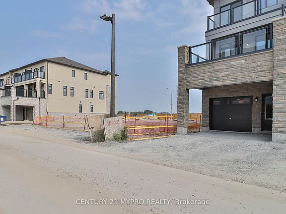 3rd image of 177 Berczy Green Dr