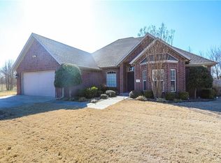 587 N Copernicus Pl, Fayetteville, AR 72704